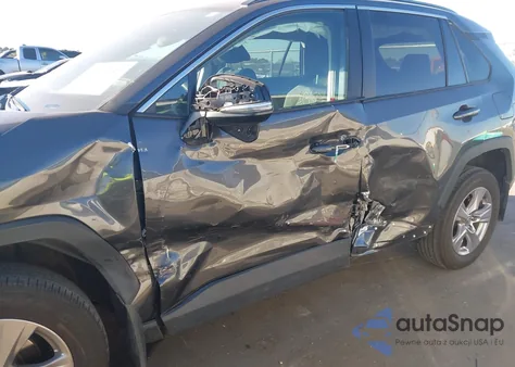 2023 Toyota Rav4 Xle z USA, uszkodzony, nr VIN 2T3W1RFV0PC238372